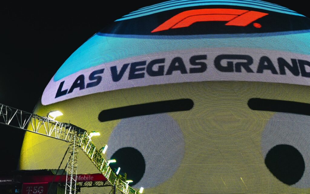 Grande Esfera de Las Vegas Impõe Restrições de Cores para o GP de Fórmula 1