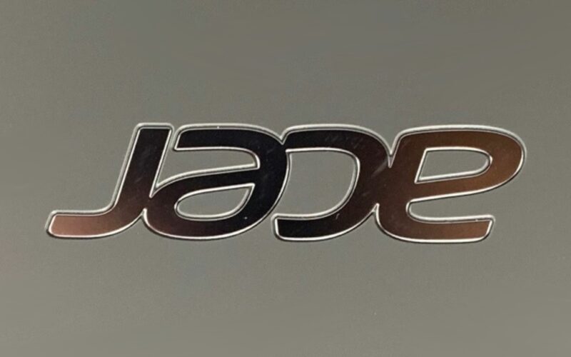 Meme: O Curioso Notebook da marca “Jade” que Viralizou nas Redes Sociais