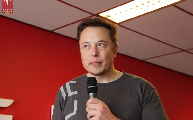 Elon Musk e Tesla fortalecem laços na China, impulsionando a fortuna do CEO em US$12 bilhões