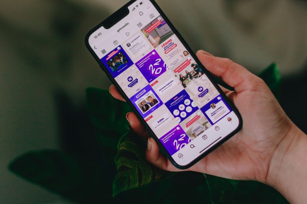 Tendências de compartilhamento: como memes e desafios virais moldam o comportamento nas redes sociais