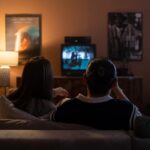 Noite de filmes em casa com amigos