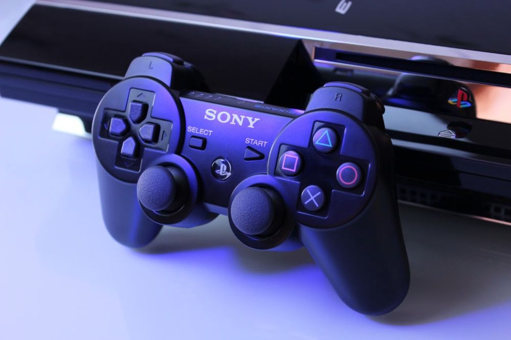 Console e controle clássico da família PlayStation