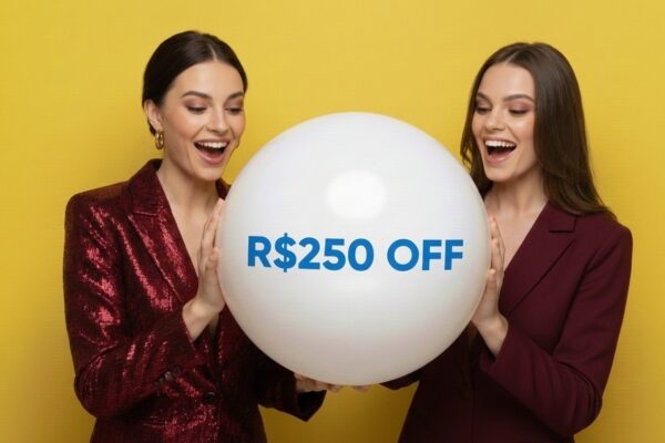 Compradora com sacola e roupas de entrega do Mercado Livre ilustrando cupom de 20% OFF em moda