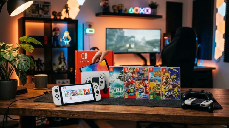 Console Nintendo Switch OLED sobre mesa gamer de madeira com caixas de jogos e iluminação ambiente