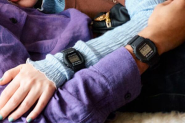 Casio e Girls Don't Cry lançam edição comemorativa de relógios G-Shock e Baby-G para casais