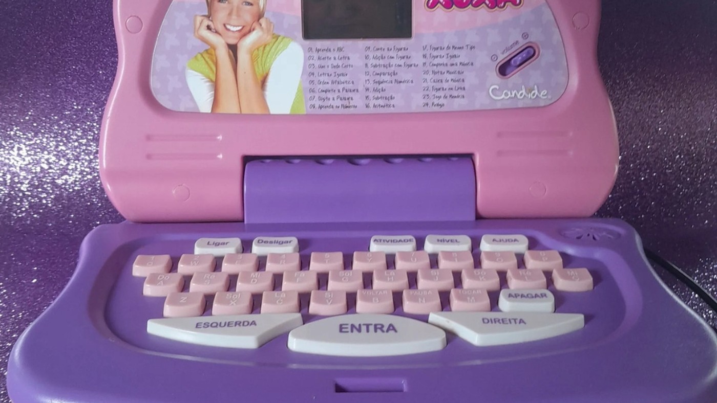 Laptop infantil da Xuxa usado na foto de capa do anúncio no Mercado Livre