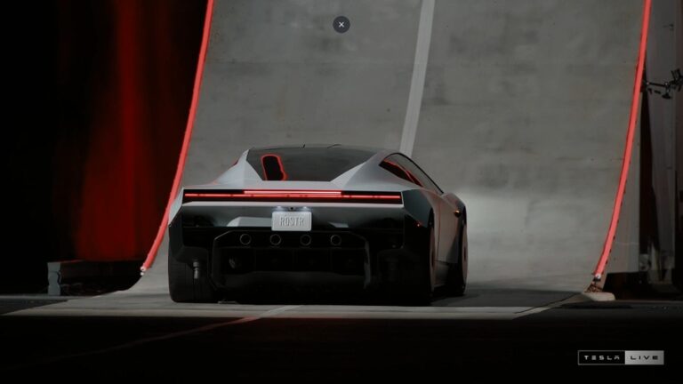 Novo Tesla Roadster é Revelado Capaz de Saltar, Flutuar e Fazer Manobras no Ar com Tecnologia SpaceX